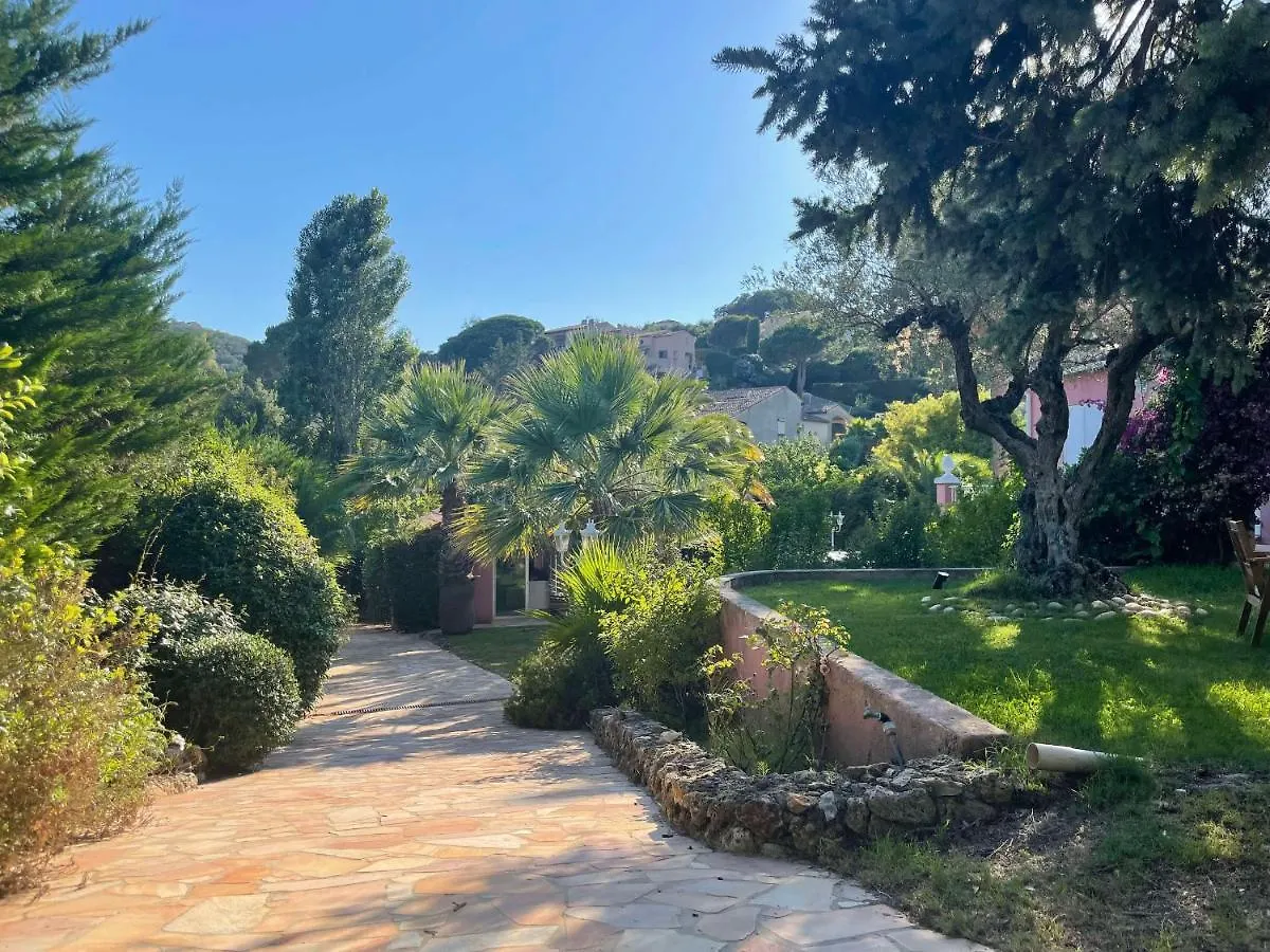 Fantastic Pool Villa 900M To The Beach; With Extravagant Big Garden Sainte-Maxime France