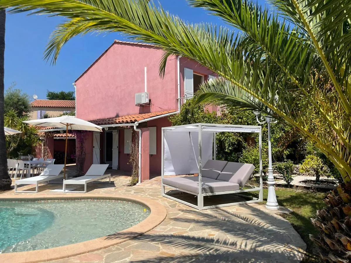Fantastic Pool Villa 900M To The Beach; With Extravagant Big Garden Sainte-Maxime